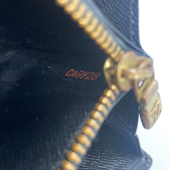 Louis Vuitton EPI Leather Long Wallet - Picture 15 of 15